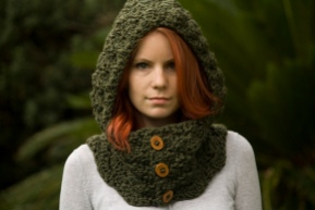 Hooded Cowl with Buttons (Crochet)